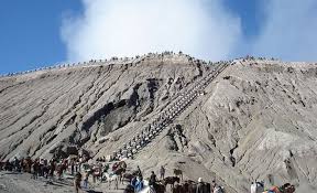 Hike to Mount Bromo Crater